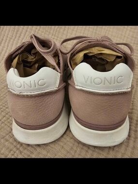 Vionic Women's Blush Pink Sneakers